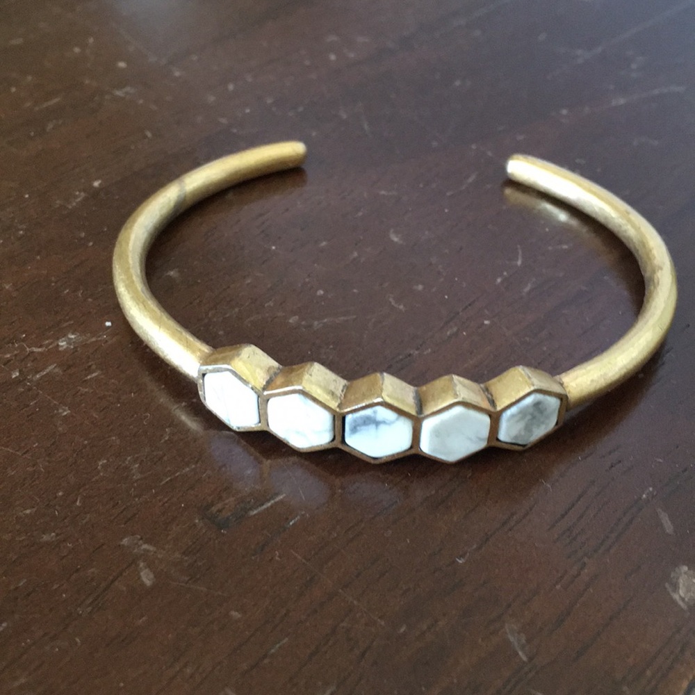 GOLD AND MARBLE STYLE BANGEL